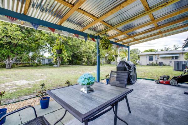 Lauderdale Manors, 1816 NW 16th Ave, Fort Lauderdale, Florida 33311, image 1