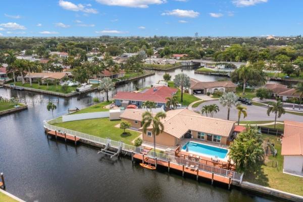 Waterway Estates, 6121 SW 15th St, Plantation, Florida 33317, image 1