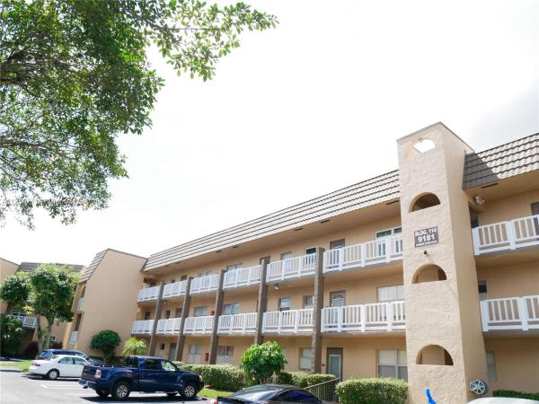 Sunrise Lakes 3, 9181 Sunrise Lakes Blvd #303, Sunrise, Florida 33322, image 1