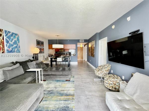 The Club At Brickell Bay, 1200 Brickell Bay Dr #4317, Miami, Florida 33131, image 1