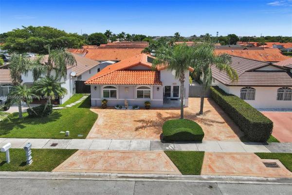 Villa Sevilla, 3821 SW 149th Pl, University Park, Florida 33185, image 2