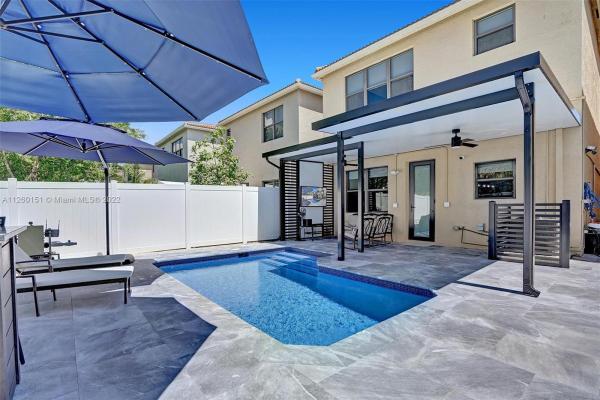 Champion Lakes, 658 NE 191st Ter, Ives Estates, Florida 33179, image 2