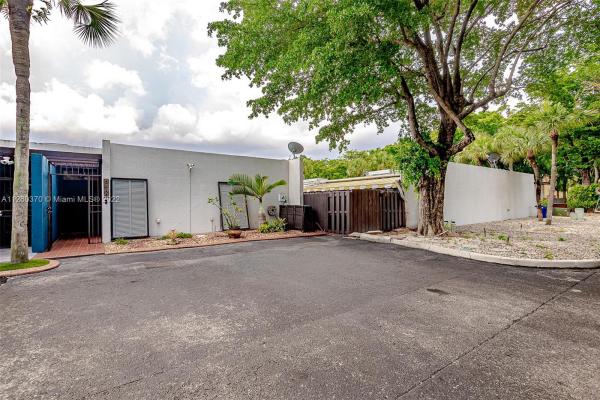 Windmill Gate, 6460 Milk Wagon Ln #6460, Miami Lakes, Florida 33014, image 1