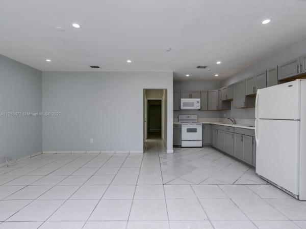 Fulford By The Sea, 1366 NE 178th St, North Miami Beach, Florida 33162, image 2