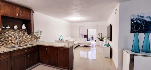 El Pueblo De Vera, 5701 W 25th Ct #403, Hialeah, Florida 33016, image 1