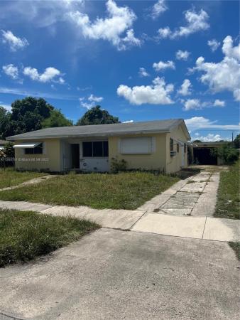 Weston Village, 30 NW 190th St, Miami Gardens, Florida 33169, image 1