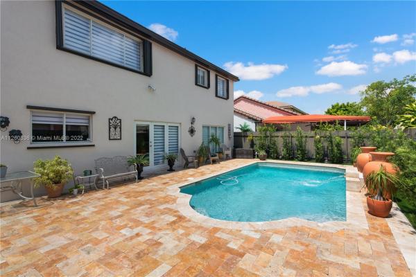 Weitzer At Lago Mar, 15751 SW 74th Ln, Kendale Lakes, Florida 33193, image 2