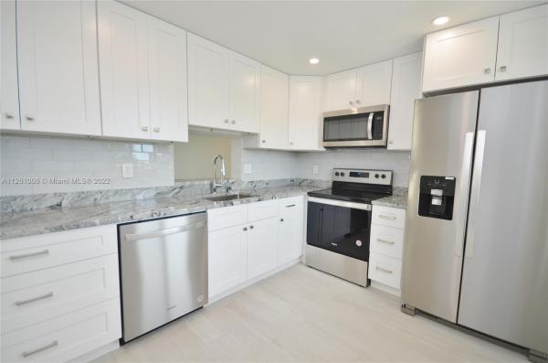 Meadowbrook Lakes, 415 SE 11th Ter #301, Dania Beach, Florida 33004, image 1