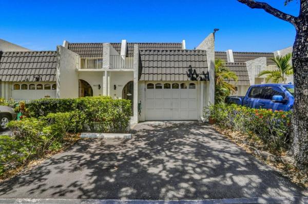 Hilltop, 9013 SW 62nd Ter #5-D, Sunset, Florida 33173, image 1