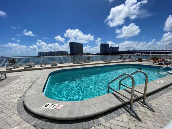 Villa Bay Vista, 2016 Bay Dr #304, Miami Beach, Florida 33141, image 1