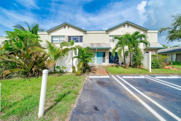 Loch Lomond, 3000 NW 5th Ter #111, Pompano Beach, Florida 33064, image 1