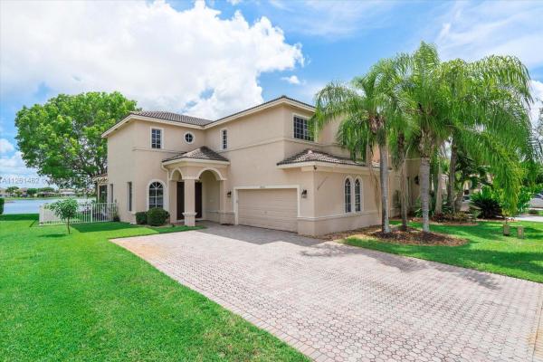 Laguna Isles, 19350 SW 61st St, Pembroke Pines, Florida 33332, image 1