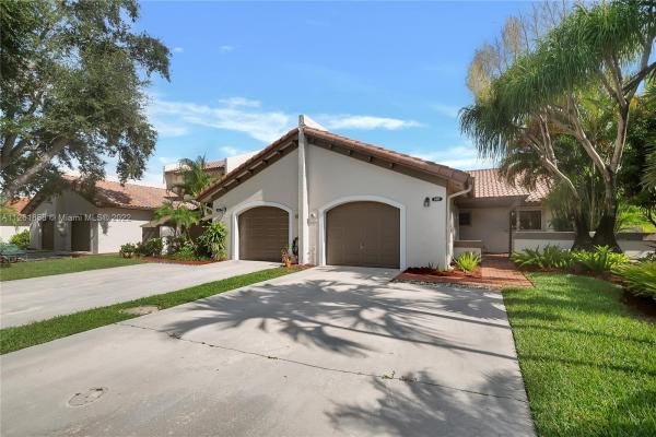 Kings Court West, 11437 SW 84th Ln, Kendall, Florida 33173, image 1