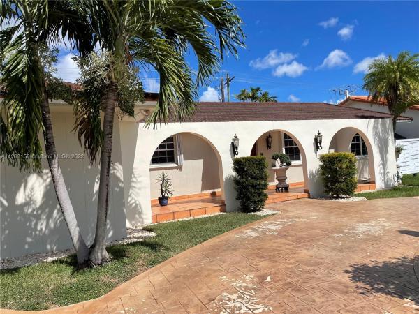 West Gardens, 515 SW 97th Ct, Fountainebleau, Florida 33174, image 1