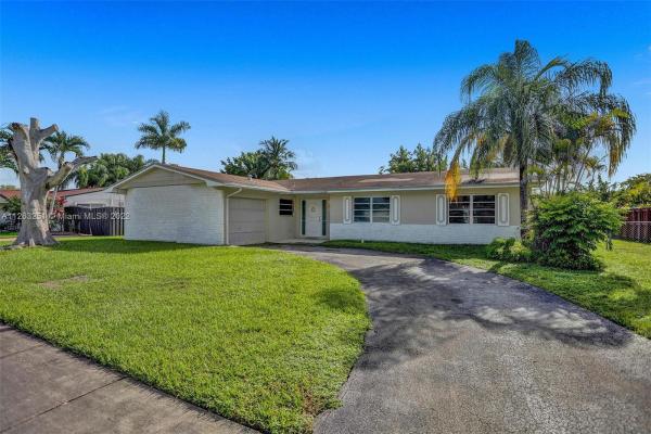 Kendale Lakes No HOA, 7941 SW 146th Ave, Kendale Lakes, Florida 33183, image 2