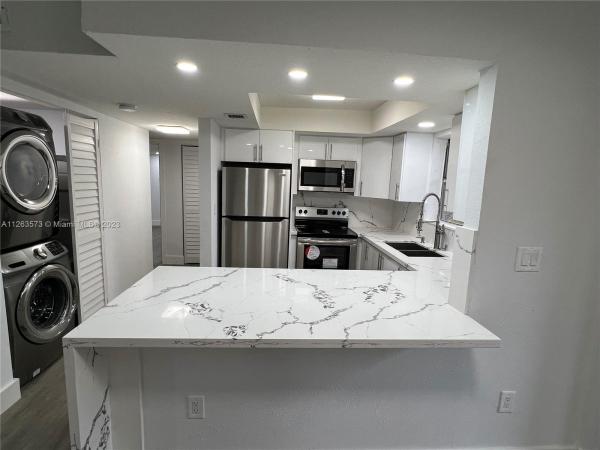 Park East, 10 NW 87th Ave #B109, Fountainebleau, Florida 33172, image 1