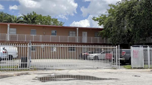 Bella Luna, 1245 W 24th St #122, Hialeah, Florida 33010, image 1
