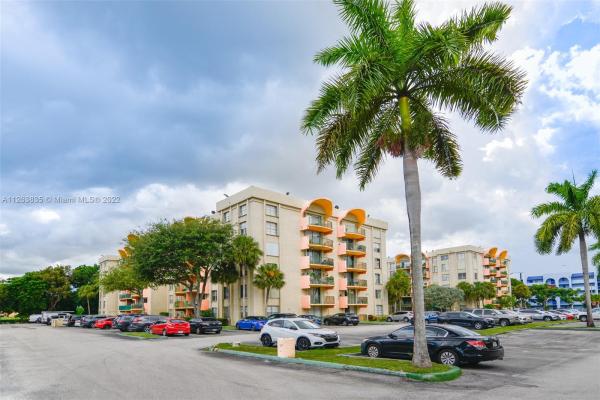 The Fountains At Fontainebleau, 9350 Fontainebleau Blvd #401, Fountainebleau, Florida 33172, image 1