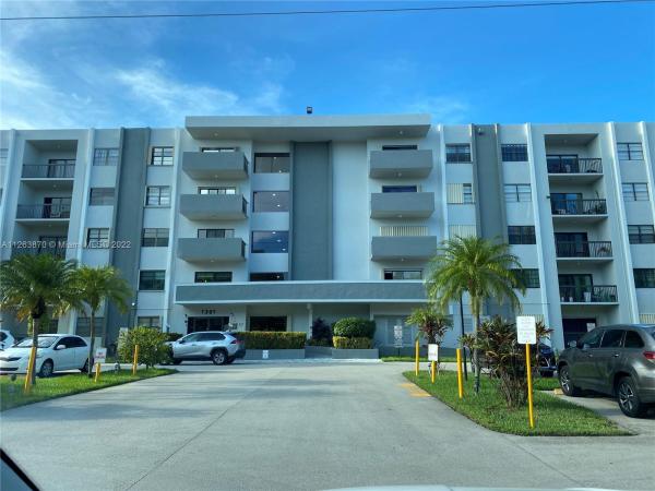 Hallandale Gardens, 1301 NE 7th St #106, Hallandale Beach, Florida 33009, image 1