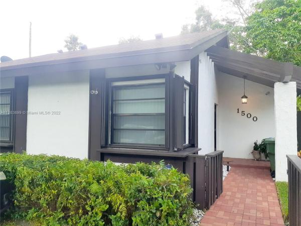 Arbor Green At Pembroke Lakes, 1500 W Sandpiper Cir, Pembroke Pines, Florida 33026, image 1