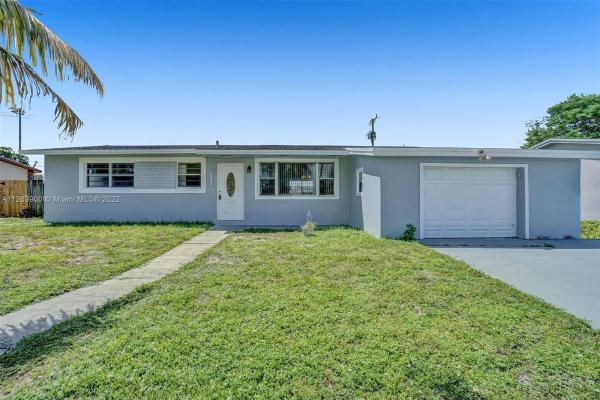 Boulevard Heights, 6464 Pierce St, Hollywood, Florida 33024, image 2