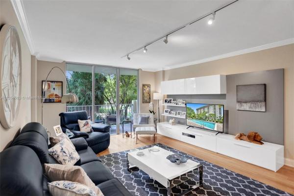 11111 Biscayne Blvd #2F, Unincorporated Dade County, Florida 33181, image 2