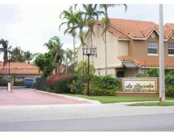La Hacienda Country Club Of Miami, 18348 NW 68th Ave ## H, Country Club, Florida 33015, image 1