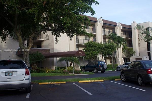 Lagoon Place, 9340 Lagoon Pl #204, Davie, Florida 33324, image 2
