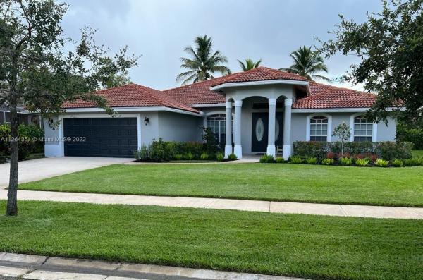 The Estates Of Royal Palm Beach, 168 Fernwood Cres, Royal Palm Beach, Florida 33411, image 2