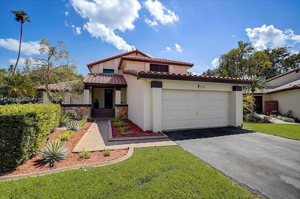 Patio Homes 2 At Country Isles, 2033 Montpeliar, Weston, Florida 33326, image 1