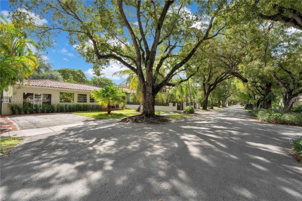 Granada Place, 817 Alberca St, Coral Gables, Florida 33134, image 1