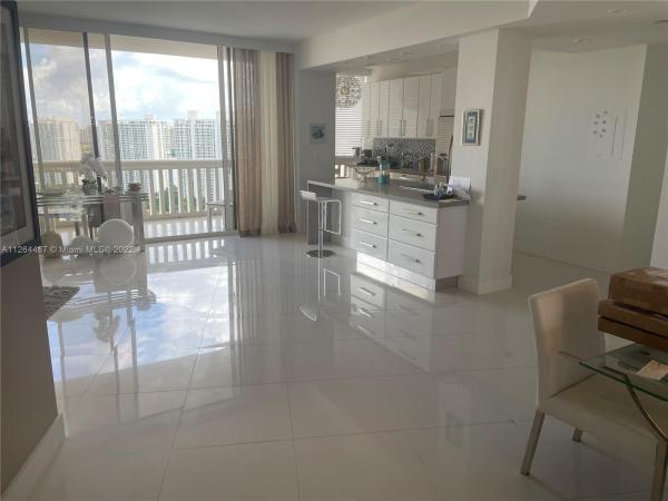 1000 Island Boulevard, Aventura, Florida 33160, image 2