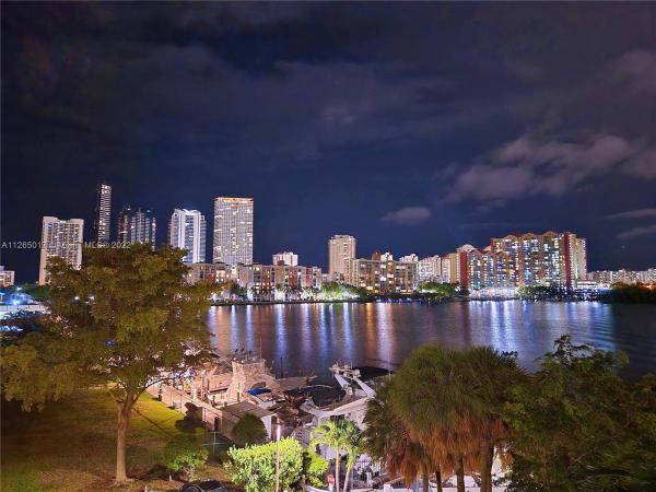 Winston Towers 700, 290 174th St #517, Sunny Isles Beach, Florida 33160, image 2
