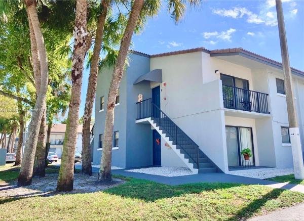 Villa Bellini, 7060 NW 179th St #212, Hialeah, Florida 33015, image 2