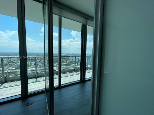 Mint At Riverfront, 92 SW 3rd St #4307, Miami, Florida 33130, image 2