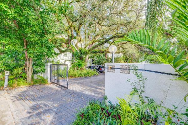 Lincoln Manor, 2970 Jackson Ave, Miami, Florida 33133, image 1