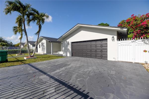 Las Palmas, 901 SW 103rd Ct, University Park, Florida 33174, image 1