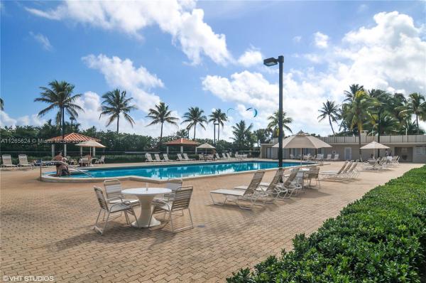 Oceanfront Plaza, 2625 Collins Ave #1110, Miami Beach, Florida 33140, image 1