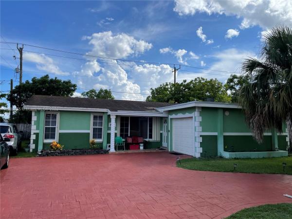 The Knolls, 8844 Southampton Dr, Miramar, Florida 33025, image 2