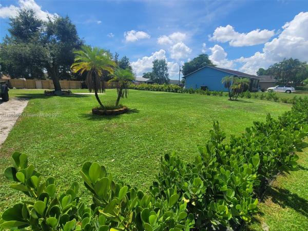 264 SW Todd Ave, Florida 34983, image 2