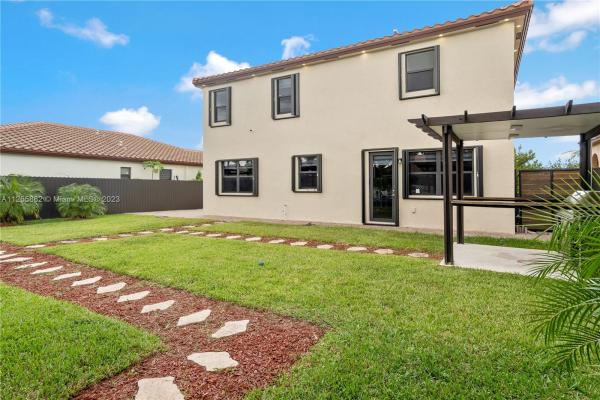 Kingman Commons, 2464 SE 3rd St, Homestead, Florida 33033, image 1