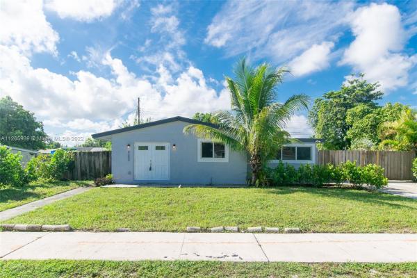 Carol City Gardens, 4250 NW 192nd St, Miami Gardens, Florida 33055, image 2