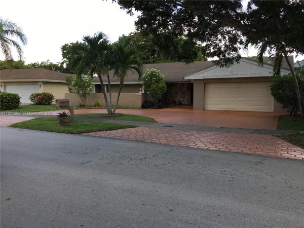 Lindgren Central, 12727 SW 117th St, The Crossings, Florida 33186, image 1