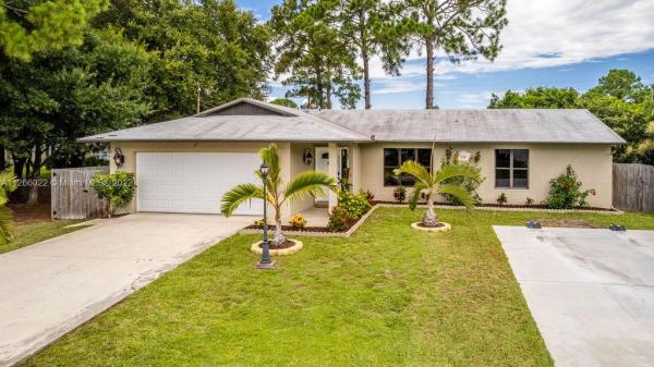 379 SE Husted Ter, Florida 34983, image 1