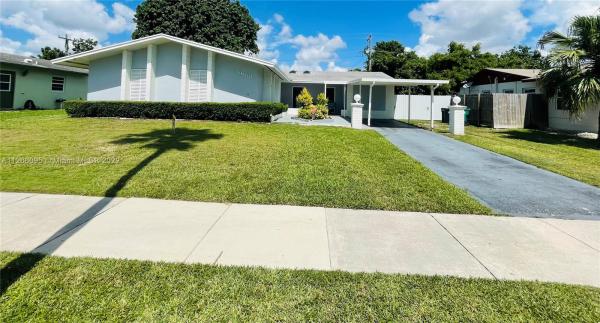 Point Royale, 19450 Lenaire Dr, Cutler Bay, Florida 33157, image 1