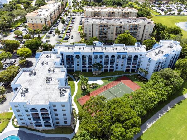 Bleau Grotto, 9440 Fontainebleau Blvd #414, Fountainebleau, Florida 33172, image 1