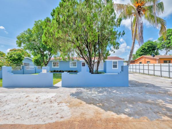 Carol City, 4970 NW 182 St #, Miami Gardens, Florida 33055, image 2