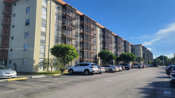 Woodside, 16950 W Dixie Hwy A627 Hwy #A627, North Miami Beach, Florida 33160, image 1