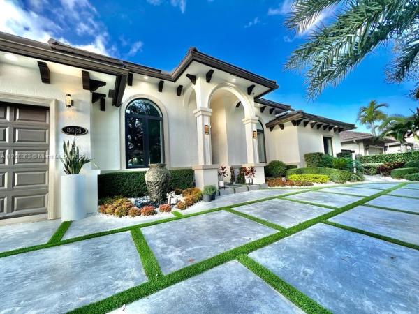 Royal Oaks, 8625 NW 169th Ter, Miami Lakes, Florida 33016, image 2