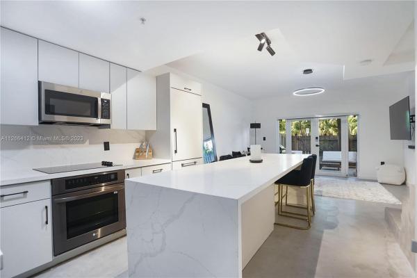 Brickell Oaks Townhouse, 123 SW 17th Rd #104, Miami, Florida 33129, image 1